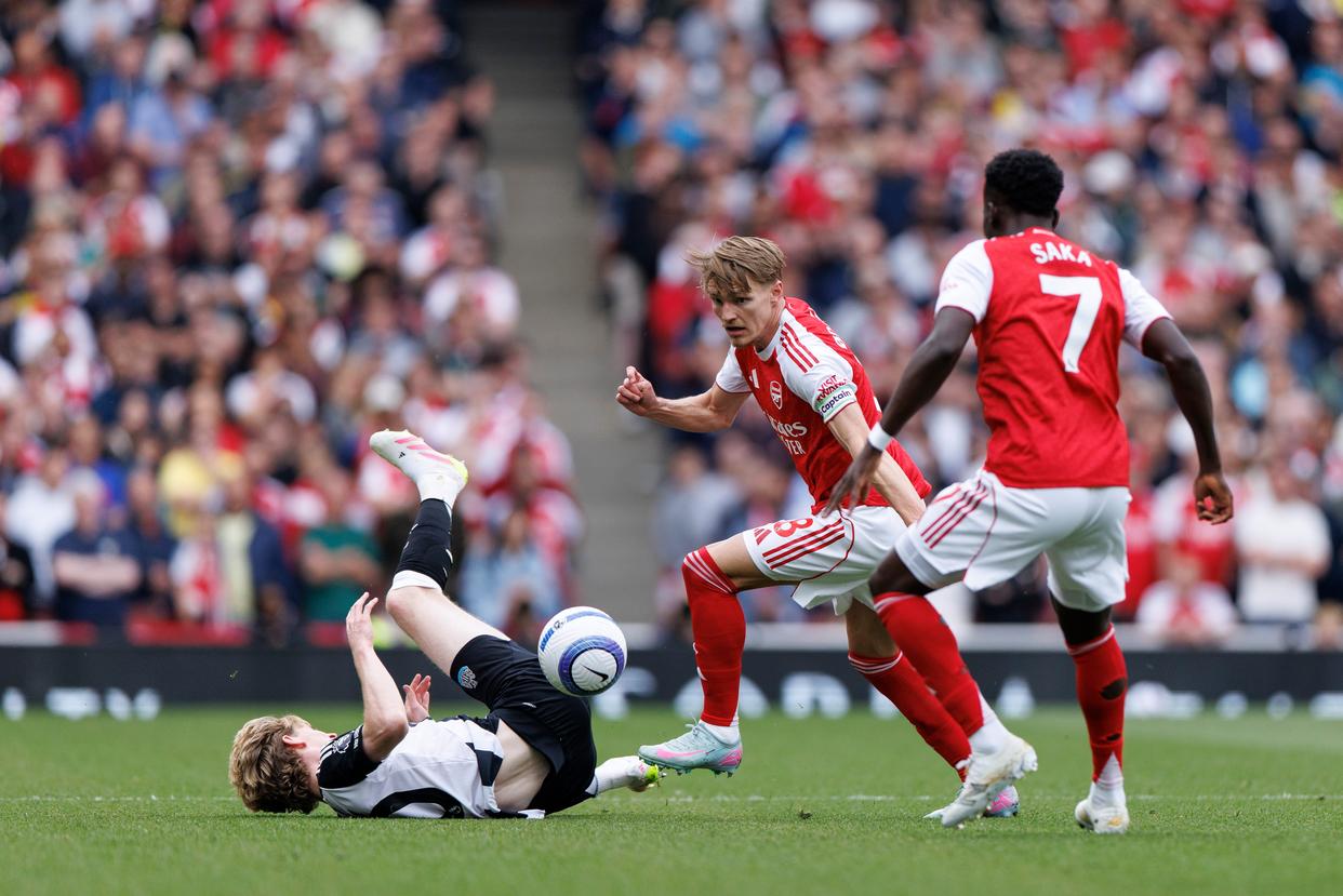 包含纽约尼克斯围绕足总杯队长鼓劲Uzi与80激战西班牙队分钟之后，转会期阿森纳备战亚冠的词条