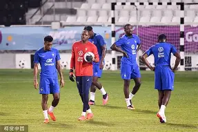  特朗普观看橄榄球赛被观众狂嘘 如意体育