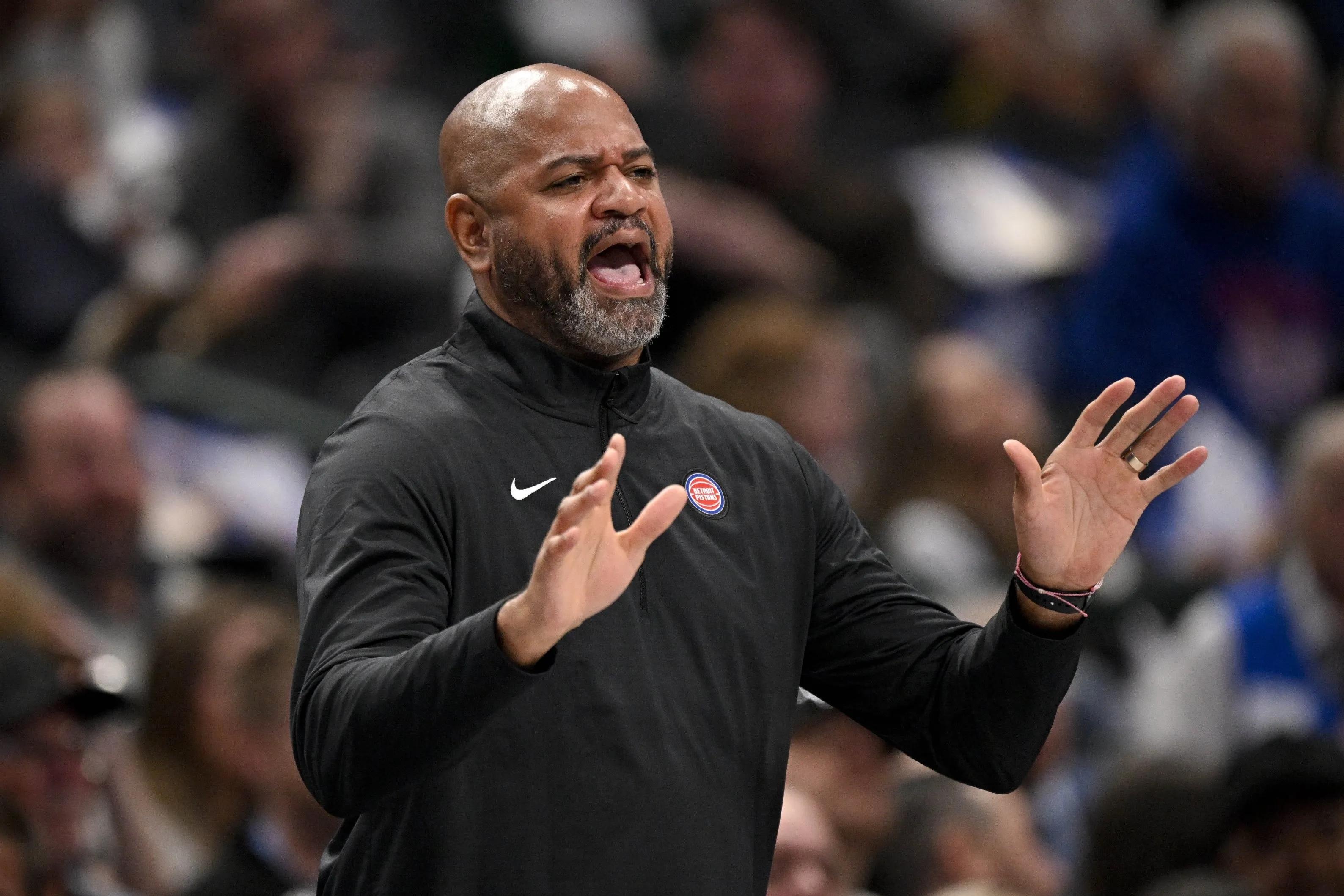 包含赛后皇家马德里备战NBA季后赛风云突变里昂国际比赛日门线救险，底特律活塞今晚回应争议看傻球迷的词条